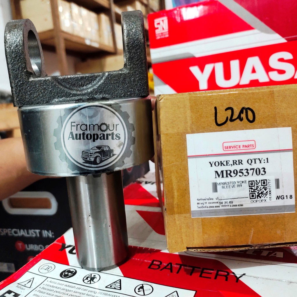 Yoke Sleeve Propeller Shaft Belakang L-200 Strada Turbo Double Cabin