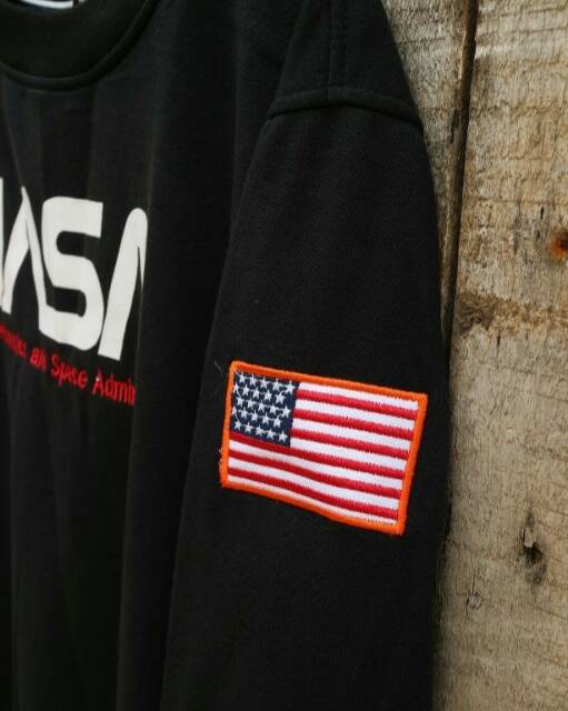 Crewnek nasa H&amp;M Hitam