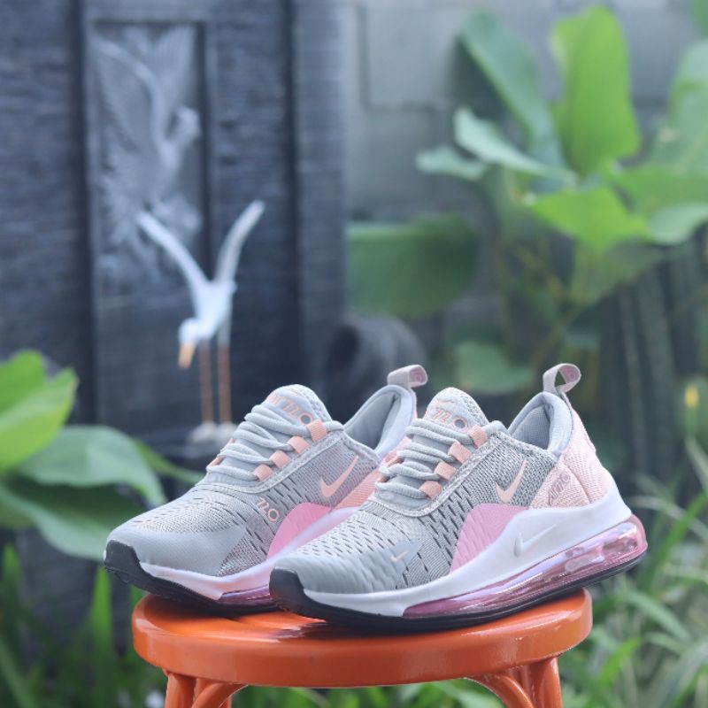 SEPATU SNEAKER RUNNING NIKE AIR MAX 720 WANITA