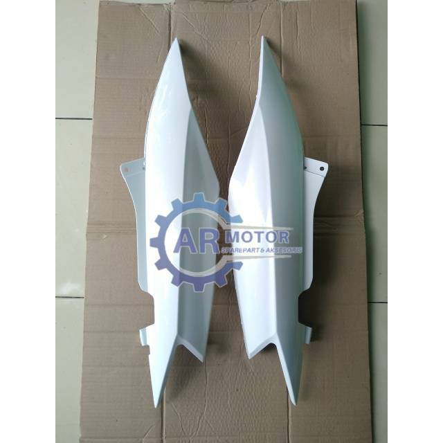 BODY BELAKANG MIO SOUL KARBU PUTIH