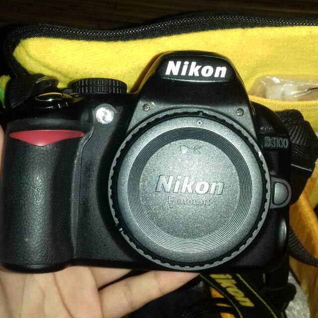 Kamera Nikon D3100 + Lensa Nikkor 55-200 mm