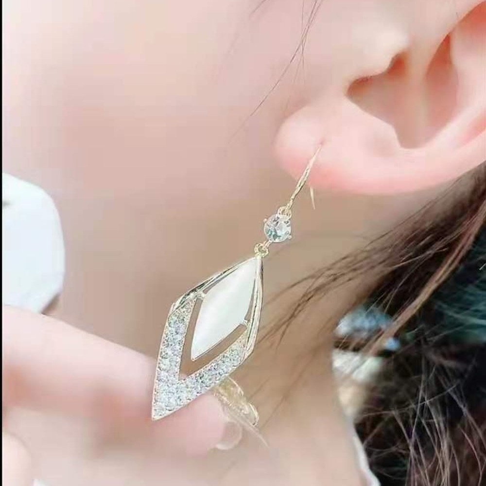 Anting Opal Berlian Serbaguna Gaya Klasik