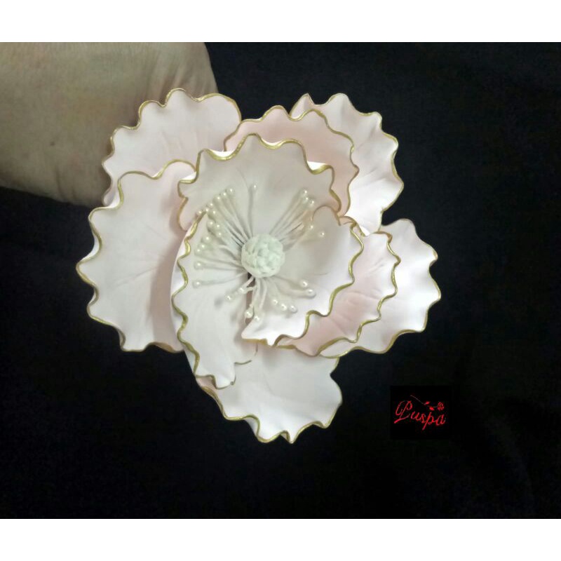 

(430/PLM7G) Gumpaste Flower Sugar Flower/Bunga Gumpaste Peoni List Gold