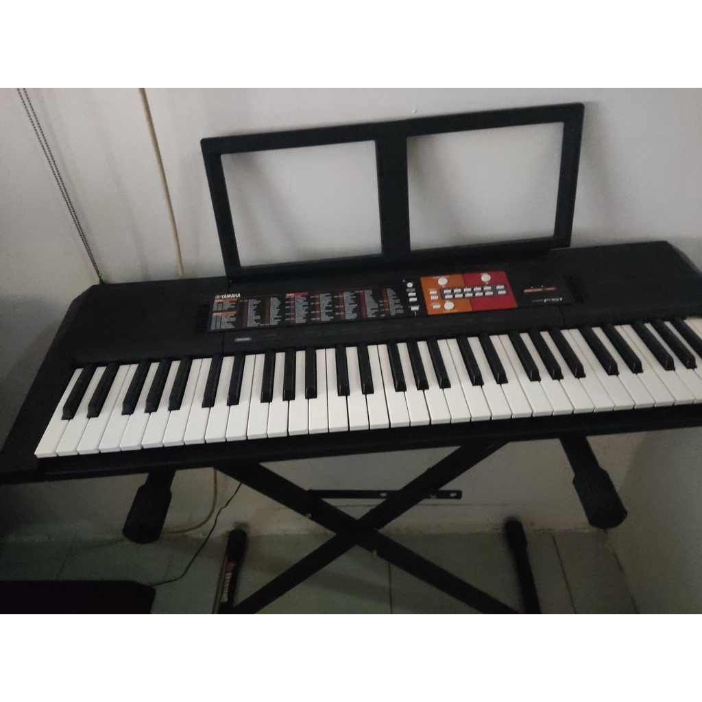 Keyboard Yamaha PSR-F51 Bekas Termasuk stand