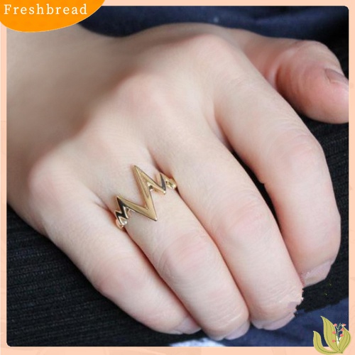 [Fresh] Cincin Knuckle Bentuk Panah Bahan Alloy untuk Pria / Wanita