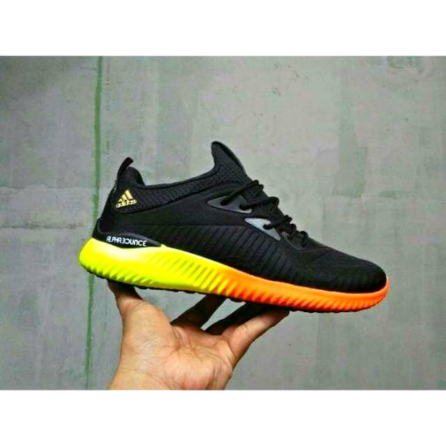 SEPATU PRIA  OLAHRAGA SNEAKER ADIDAS