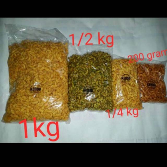 

Makaroni KENDO kemasan 250 gram / 1/4 kg pedas gurih renyah krenyesssss