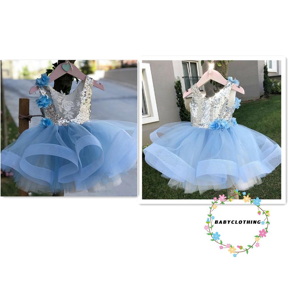  Gaun  Model  Princess Tanpa Lengan dengan Hiasan Renda  dan 