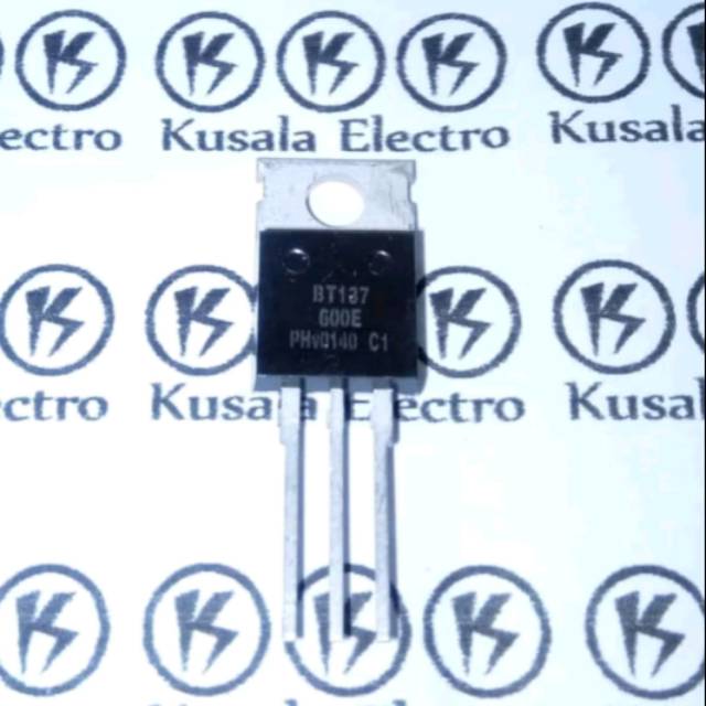TRIAC BT137