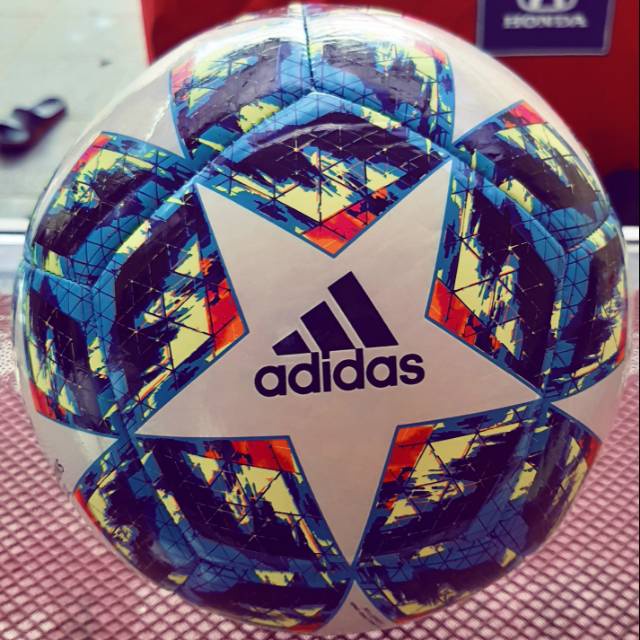 Bola futsal adidas / bola futsal adidas original / bola adidas original /bola futsal ori