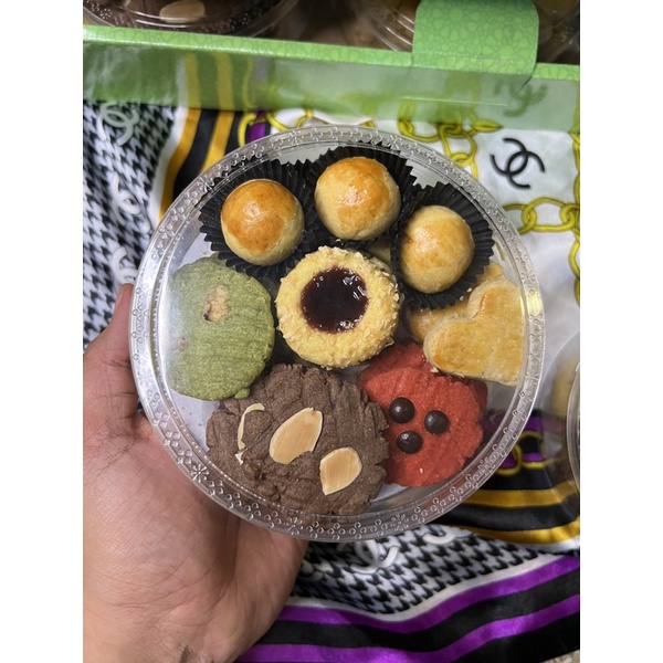 

TESTER KUE KERING COOKIES 6 MACAM