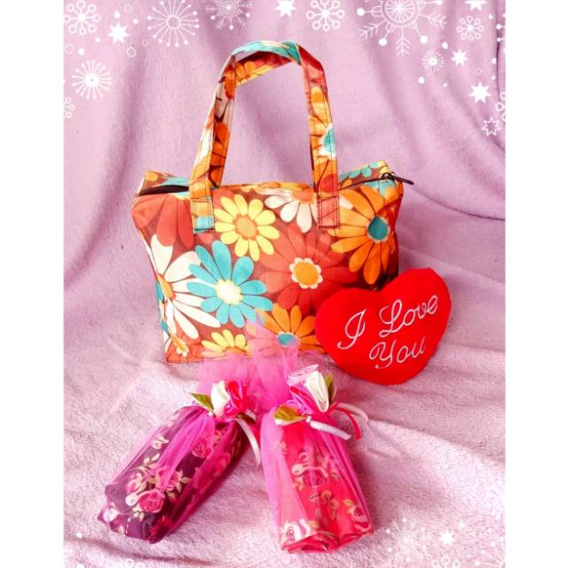 

Tas Souvenir Pernikahan