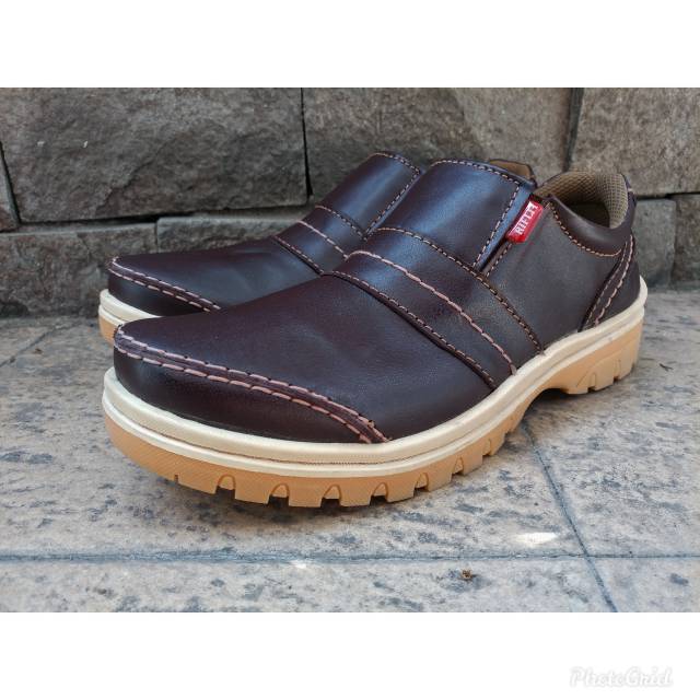 RIFLIF Sepatu casual Pria Slip On Kulit Asli Murah