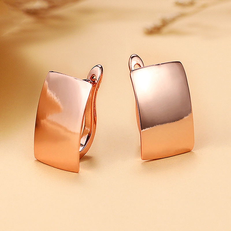 Anting Bentuk Persegi Warna Rose Gold Untuk Wanita