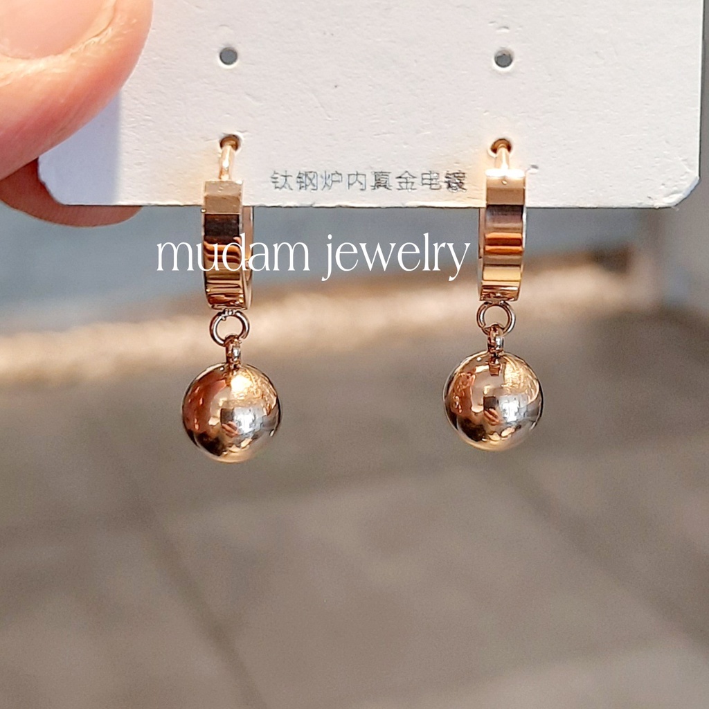 Anting Jepit Titanium Bentuk Iron Ball Tersedia Warna Rose Gold, Gold dan Silver