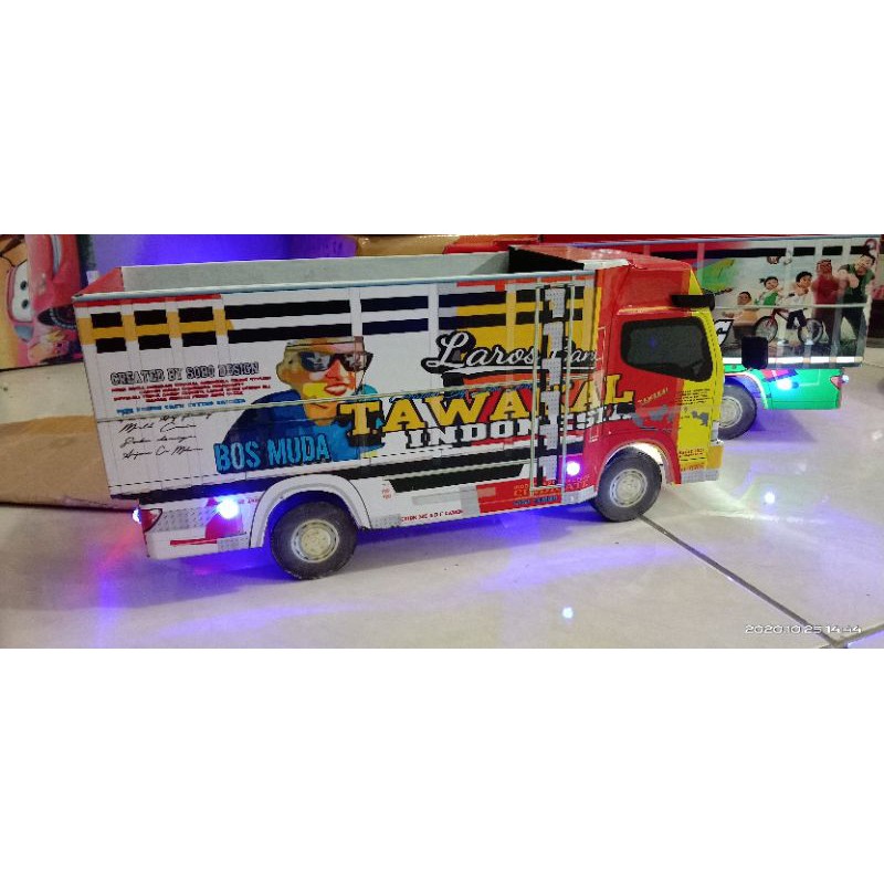 miniatur truk tawakal canter variasi lampu