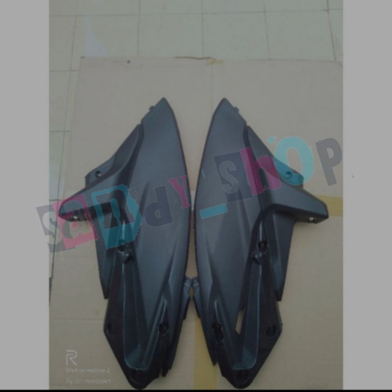 COVER SAMBUNGAN BODY SAMPING HONDA VARIO 125 FI OLD