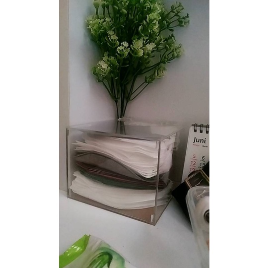 Kotak Masker Engsel Duckbill / Kotak Maker Akrilik