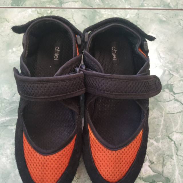 Sepatu chiel