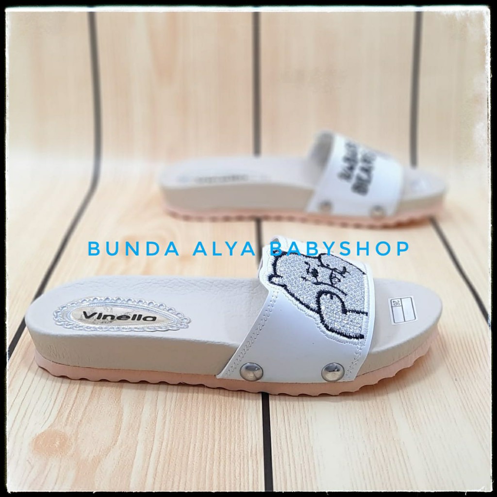 Sendal Anak Perempuan Usia 4 5 6 7 Tahun Slop BEAR PUTIH SIze 31-35 - Sandal Anak Cewek Anti Licin SALEE