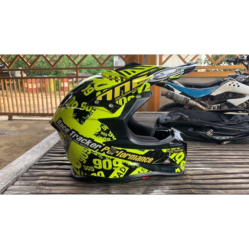 HELM NHK CROSS ONE