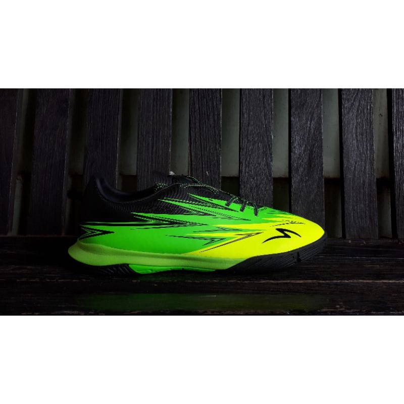 Sepatu Futsal Specs Lightspeed 3 IN