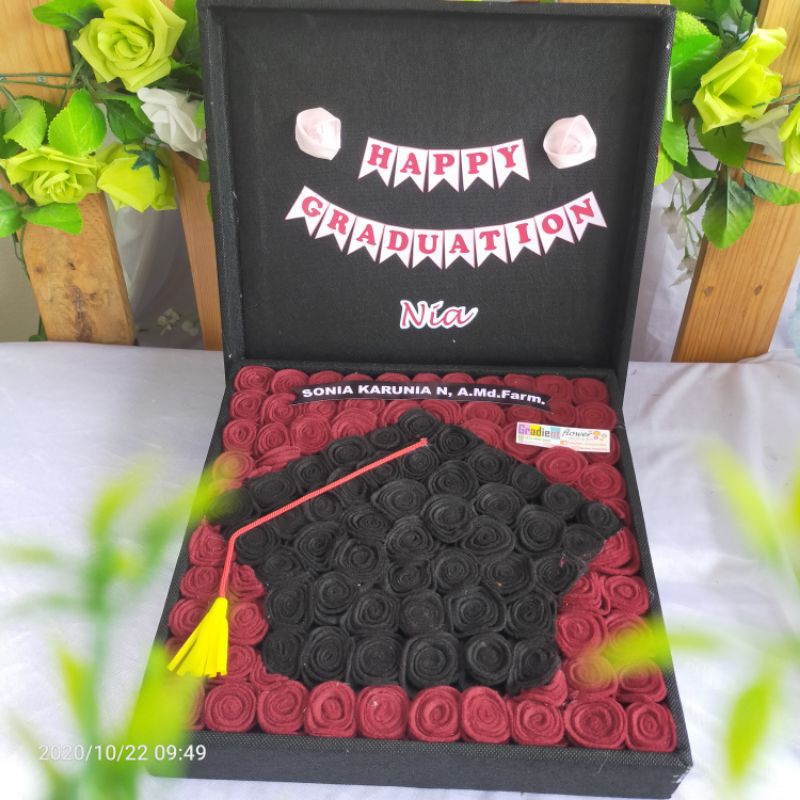 Box Flower Toga Box flower flanel box flower rose kado wisuda kado graduation buket unik box bunga