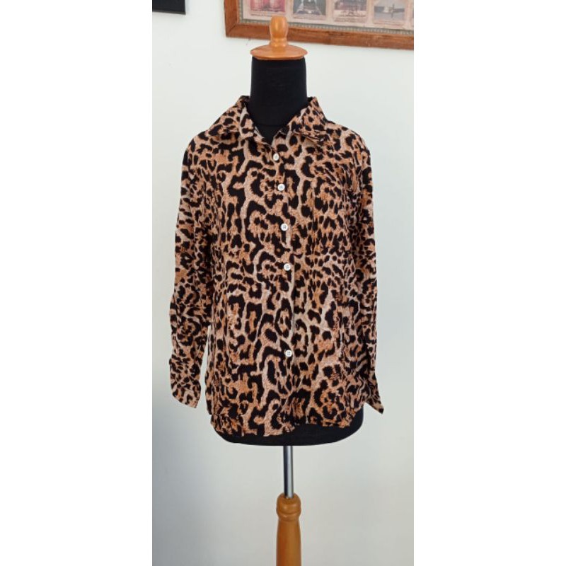 kemeja motif macan