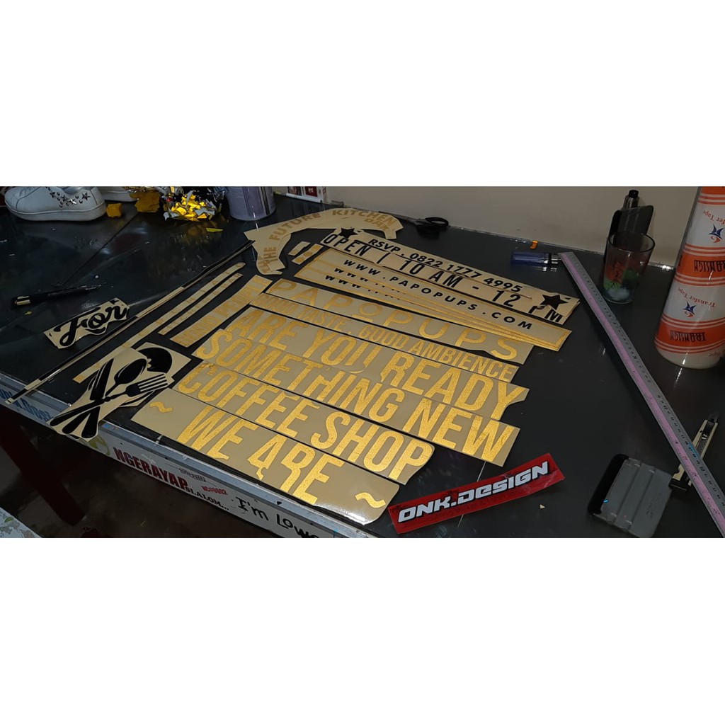 

cutting sticker stiker bebas desain printing waterproof label merk laminasi 92
