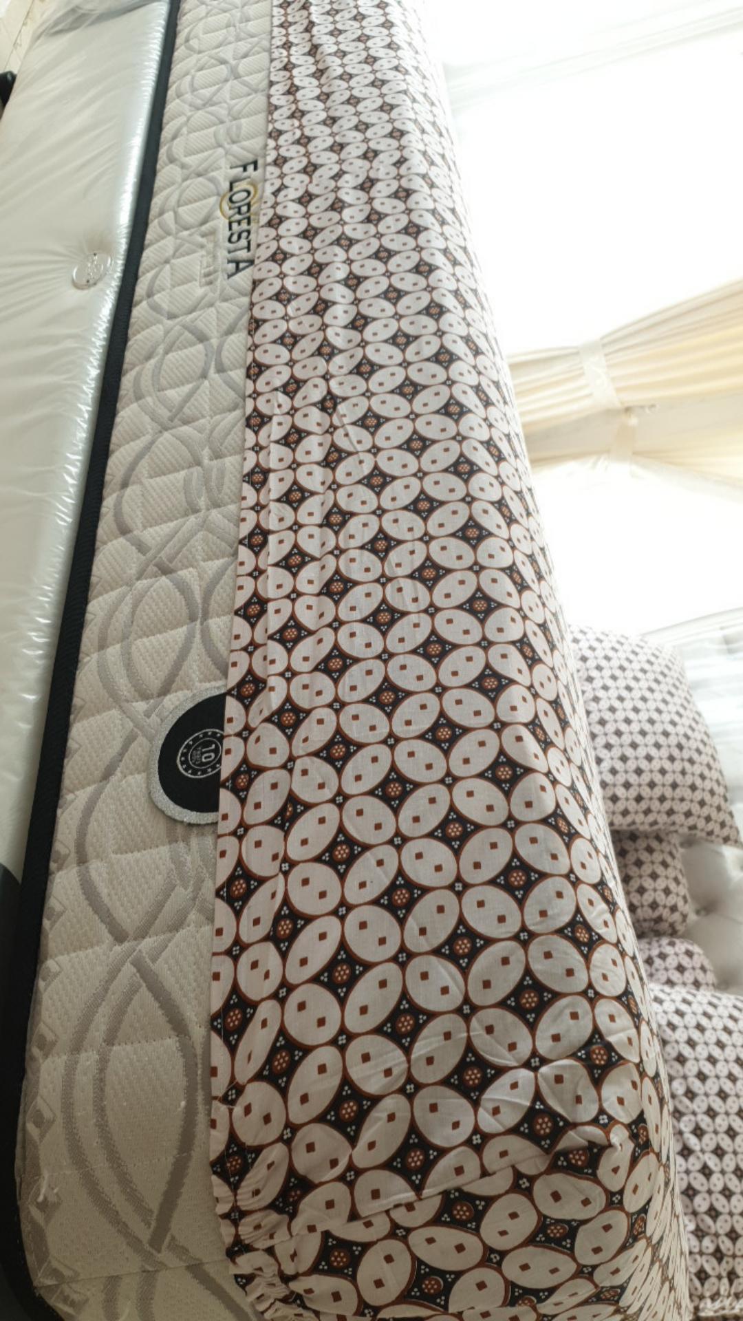 Sprei Batik Kawung Kecil Ukuran 180x200cm 4 Sarung Bantal 2 Sarung Guling