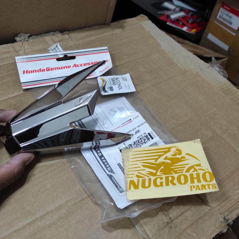 Garnish Cover Knalpot Muffler New Vario 125 &amp; 150 eSP K59J Aksesoris Original Honda