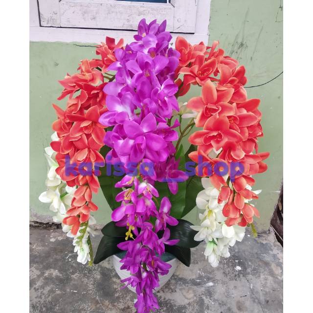 Bunga anggrek rangkai sudut