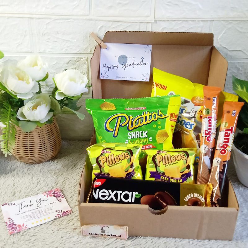 

Hampers Snack box - Yellow sunshine