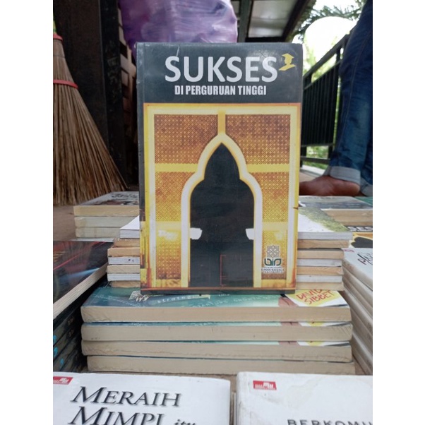 OBRAL BUKU MOTIVASI / PENGEMBANGAN DIRI / INSPIRASI / SELF IMPROVE / INOVASI / SETRUM WARSITO / LIVING SACRIFICE / SUKSES MANUSIA / REMINDMYSELF / KARATE PROJECT / MANAGEMENT / MURAH ORIGINAL-SUKSES PERGURUAN TIB