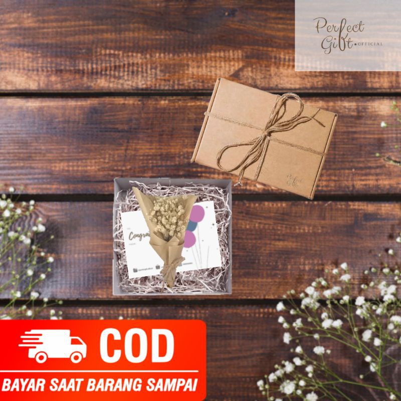 

(PERFECTGIFT.OFFICIAL) Hadiah Kado Gift Box Buket Bunga Kering Baby's Breath Mini Kartu Ucapan Jambi