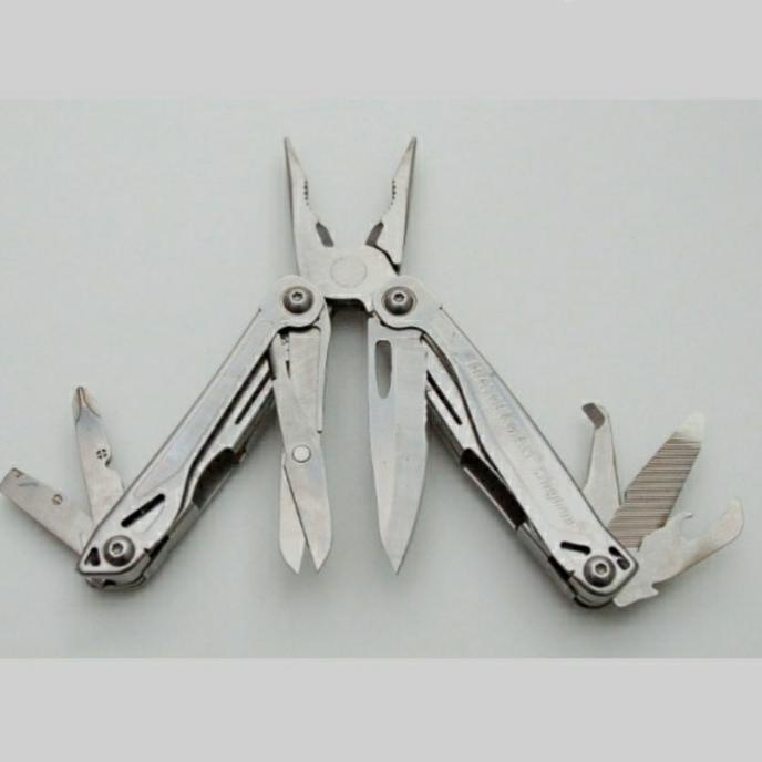 TANG MULTI PISAU LIPAT LEATHERMAN WINGMAN 14 TOOL DSFG46316