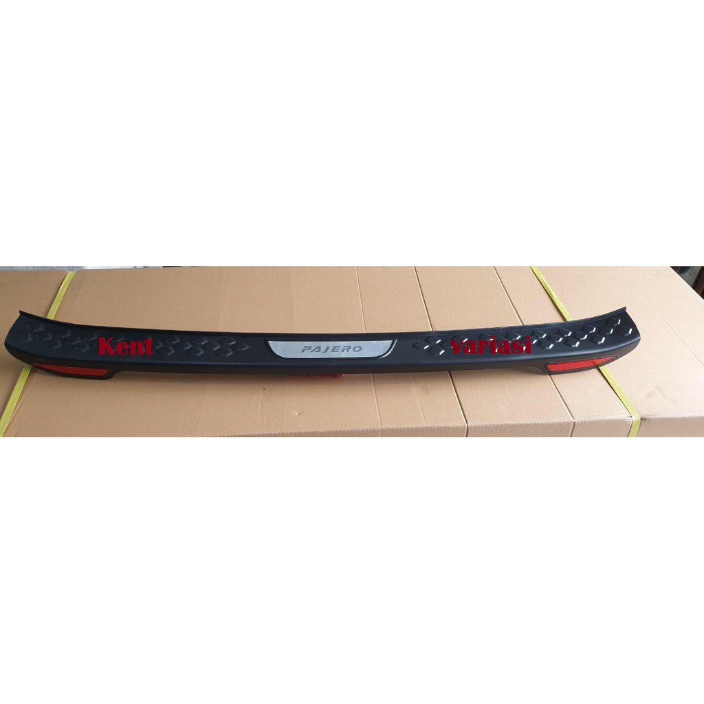 SILPLATE/ SILL PLATE BELAKANG MODEL EXCLUSIVE ALL NEW PAJERO SPORT