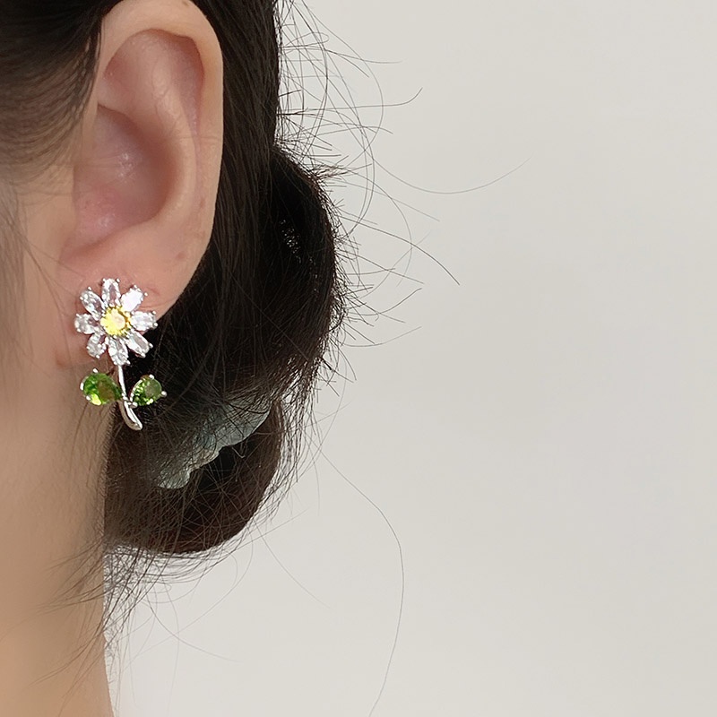 Anting Tusuk Motif Bunga Kuning Lucu Simple Ala Korea Untuk Wanita