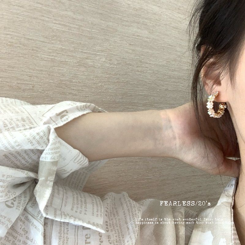 Anting-anting baru modis elegan Korea c-berbentuk anting-anting wanita online influencer bunga priba