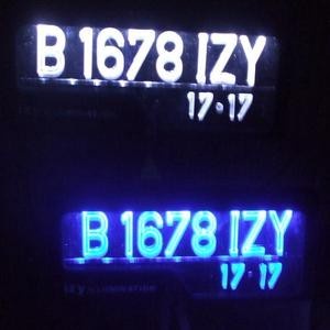 Cover COVER DUDUKAN FRAME PLAT NOMOR MOBIL AKRILIK + LAMPU LED