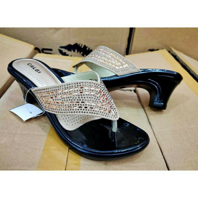 calbi heels pendek