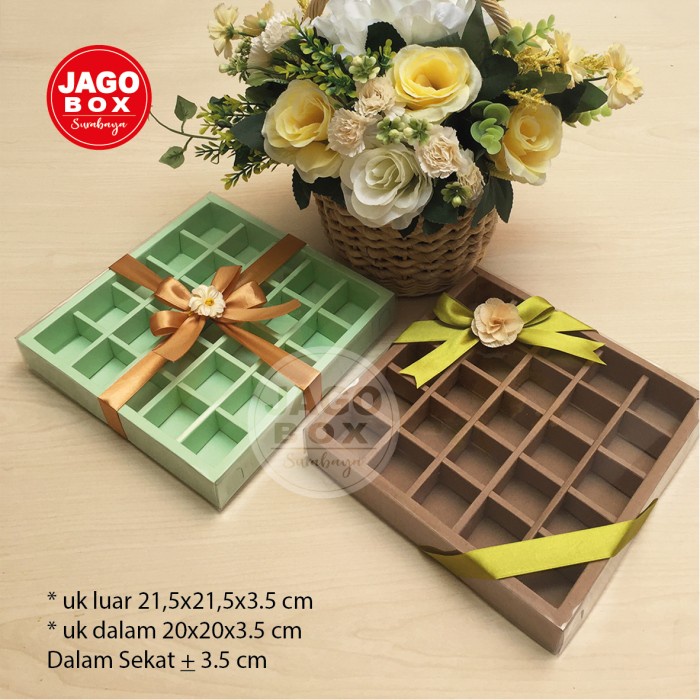 Box Kotak Nastar / Coklat / Cookies Sekat 25 Lubang Ivory Hijau