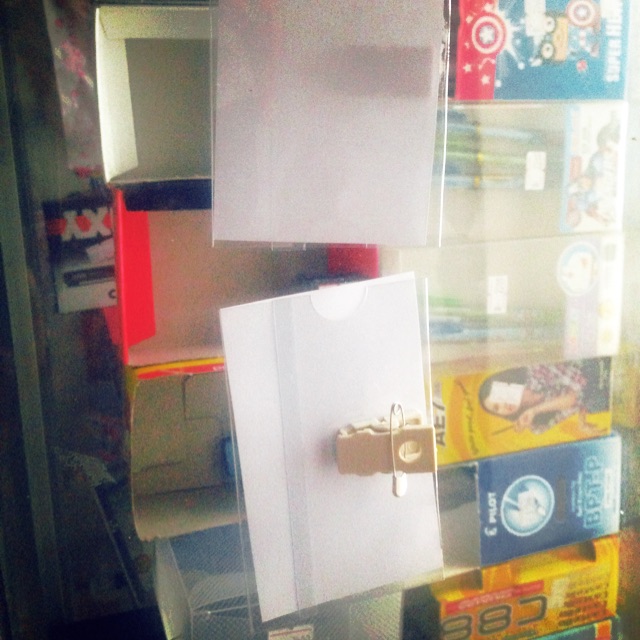 

Name tag pin / peniti