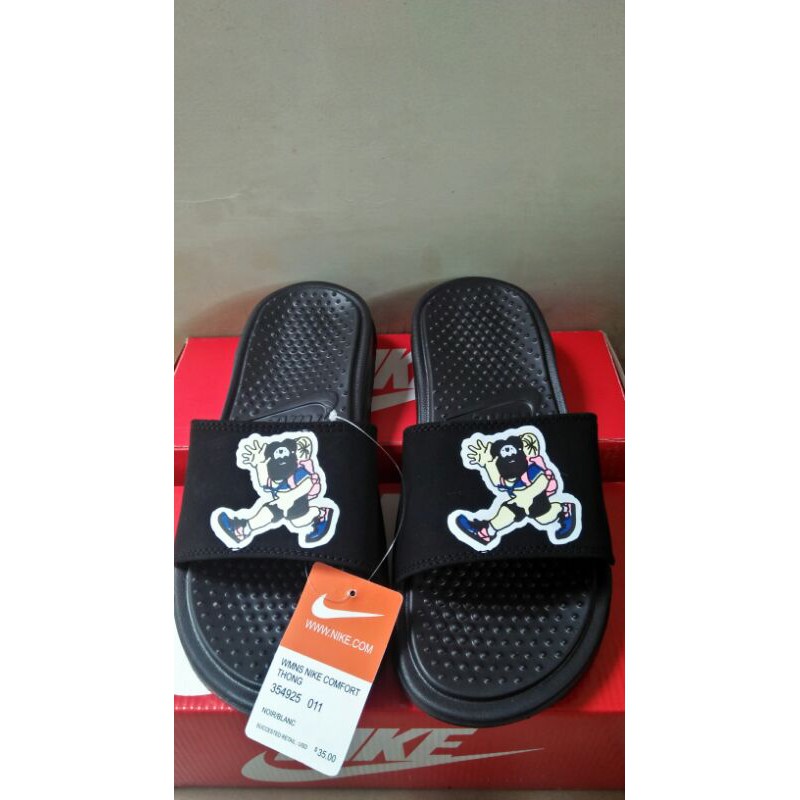 SANDAL NIKE BENASSI X KAWS ASTRO SLIDE SENDAL PRIA WANITA