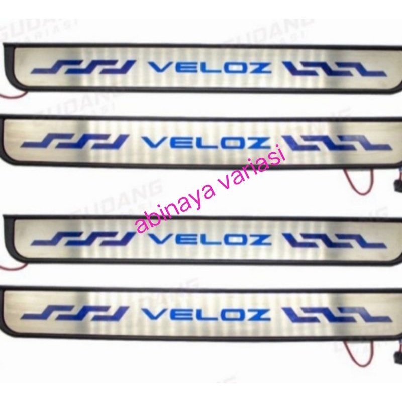 Sill plate Samping Mobil AVANZA VELOZ 2022 With Lamp Stainlise Blue