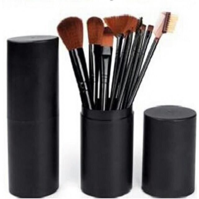 FAA21000 - 12PCS BRUSH MAKE UP KIT WITH HOLDER / TRAVEL BRUSH