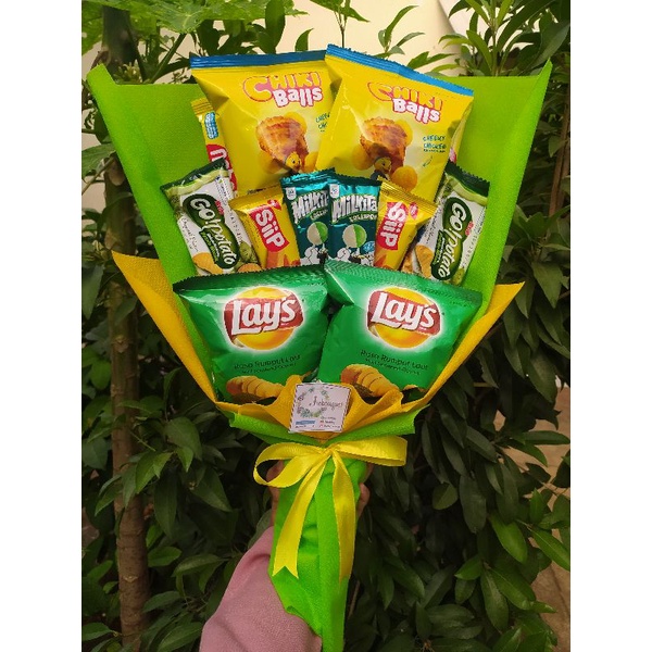 (S) Buket Snack lays/paket/bingkisan Snack Ulang Tahun/Ultah/ Wisuda/Kado/Hadiah/ ANNIVERSARY / CEWE