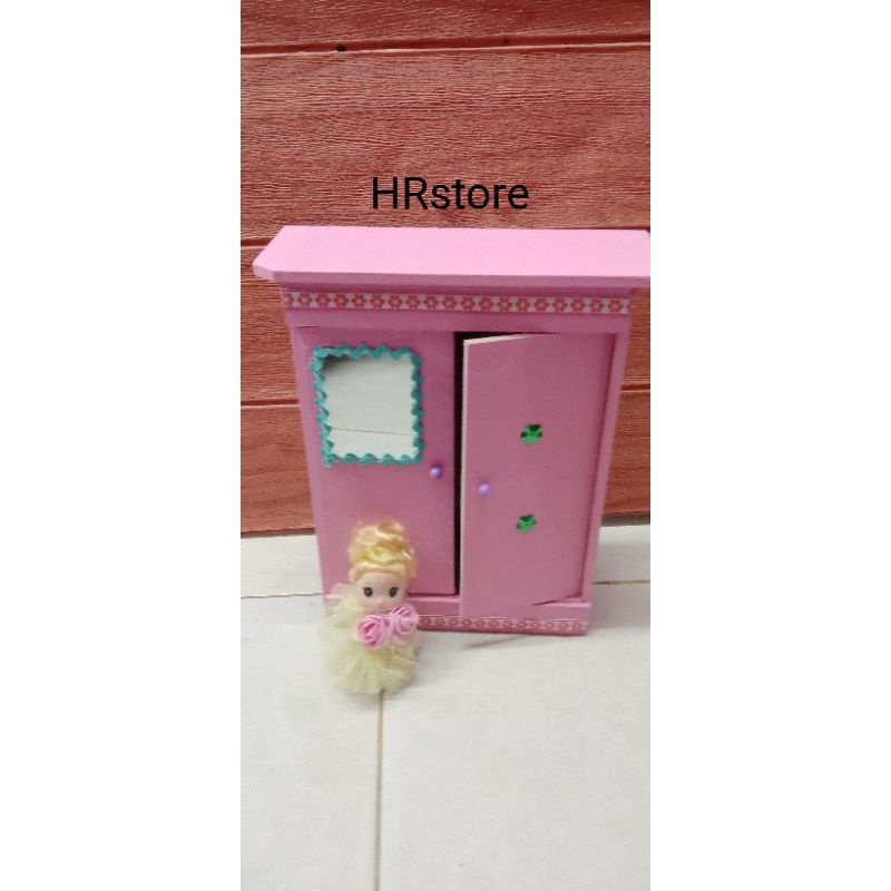 LEMARI BAJU BARBIE