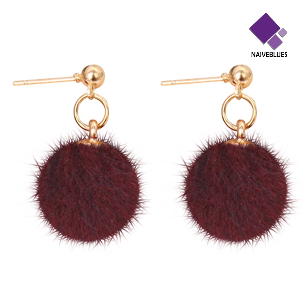 Anting Wanita Dengan Liontin Pom Pom Untuk Musim Dingin