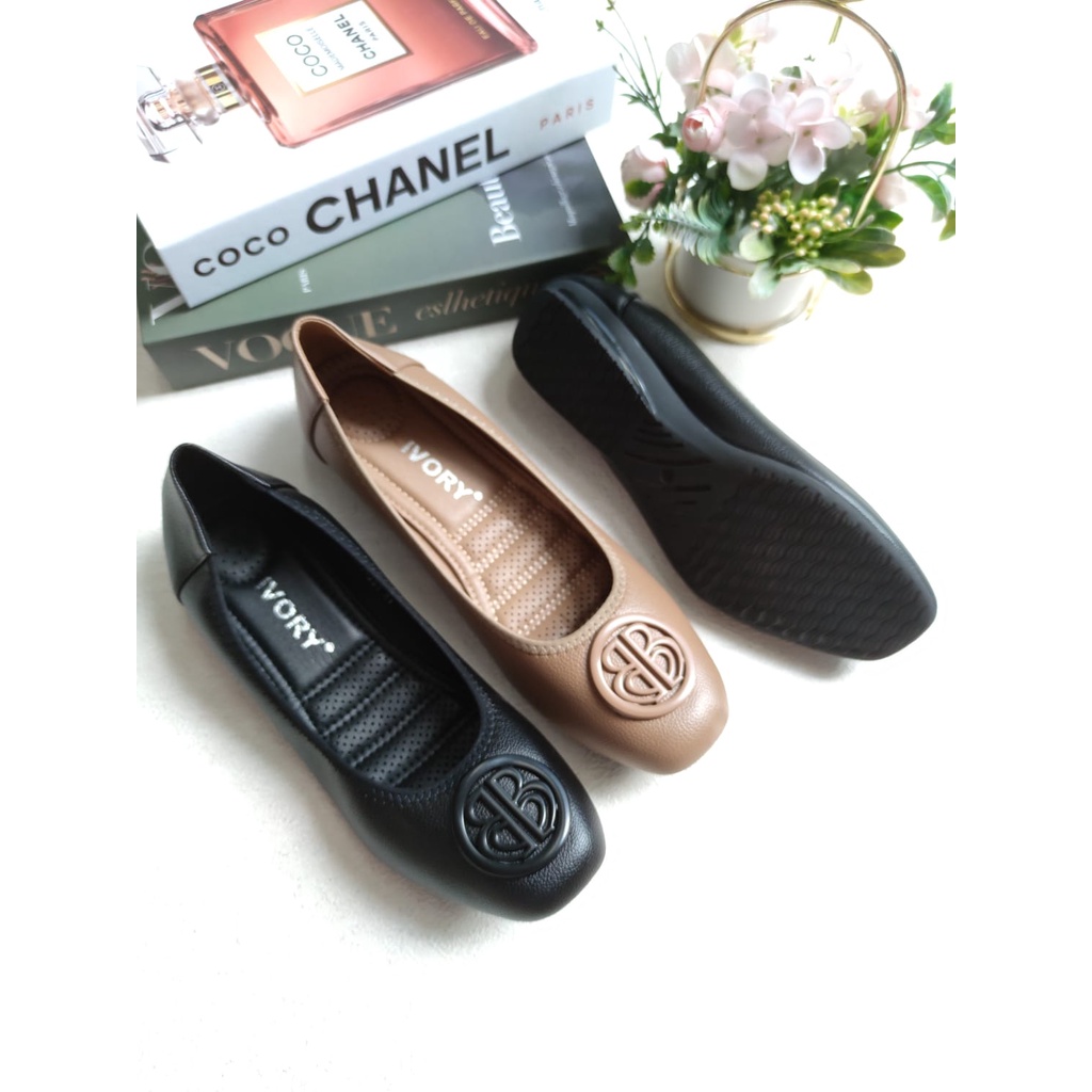 IVORY Sepatu Flat Wanita Ukuran Besar 41 42 43 44 Import B993-361